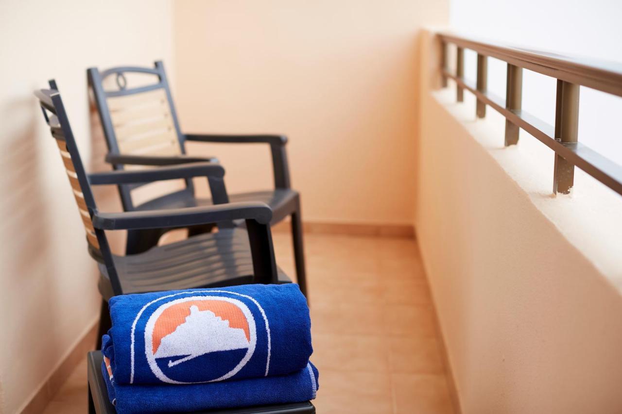 Invisa Hotel La Cala (Adults Only) Санта-Еулалія-дель-Ріо Екстер'єр фото