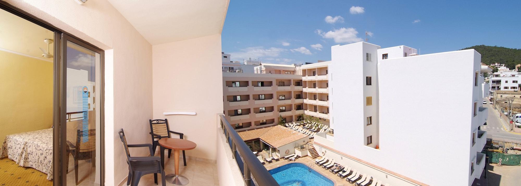 Invisa Hotel La Cala (Adults Only) Санта-Еулалія-дель-Ріо Екстер'єр фото