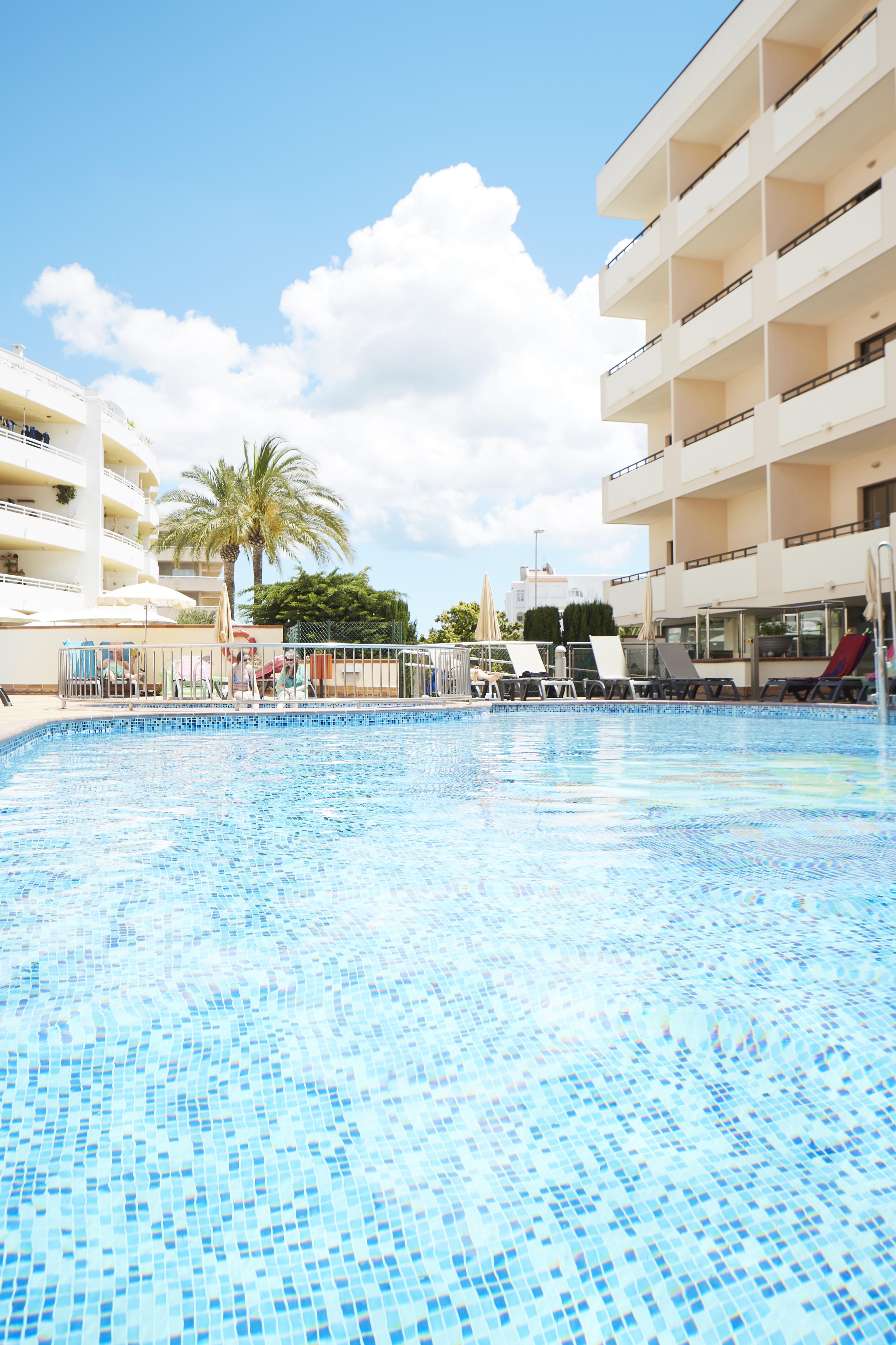 Invisa Hotel La Cala (Adults Only) Санта-Еулалія-дель-Ріо Екстер'єр фото