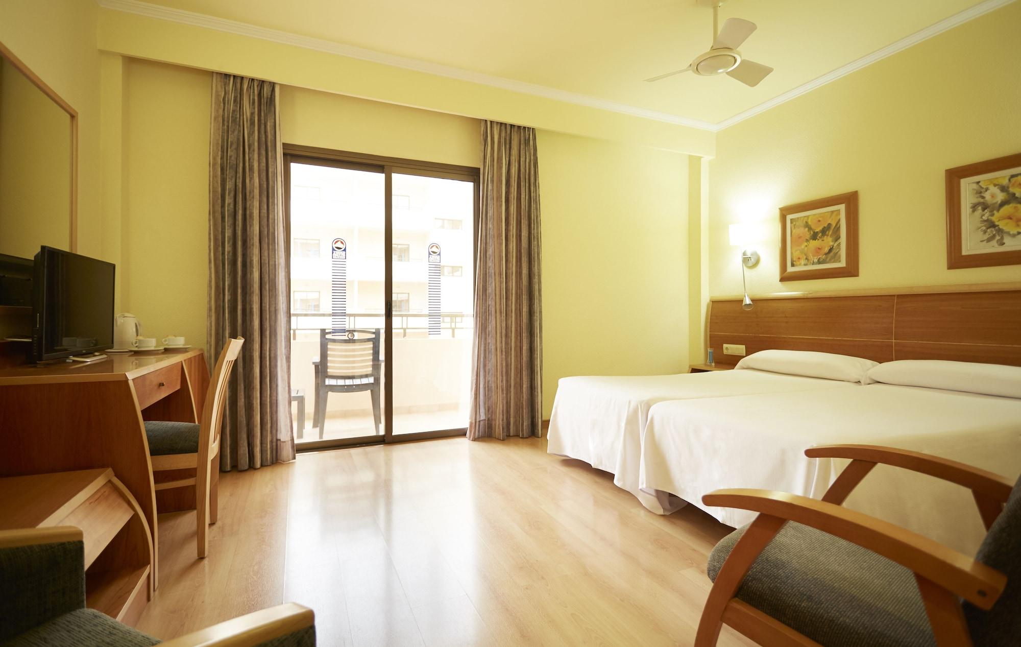 Invisa Hotel La Cala (Adults Only) Санта-Еулалія-дель-Ріо Екстер'єр фото